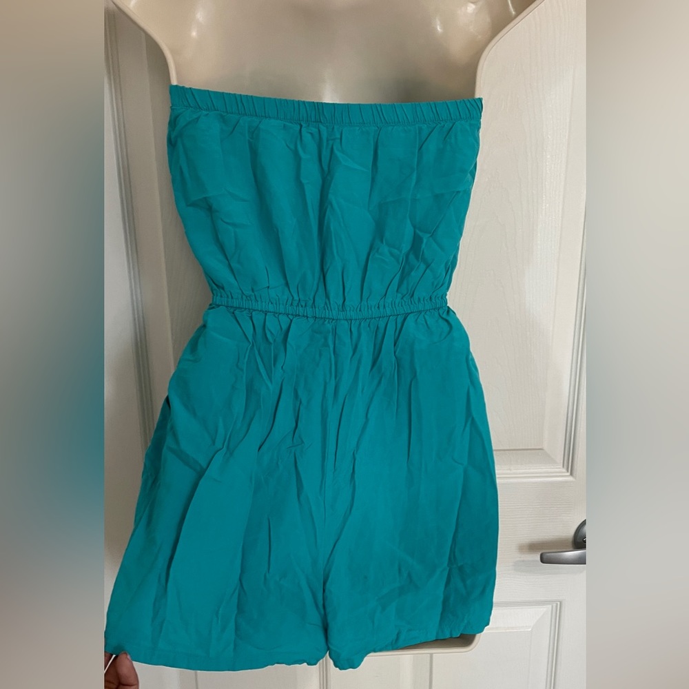 Romper, needs ironing - Picture 2 of 4